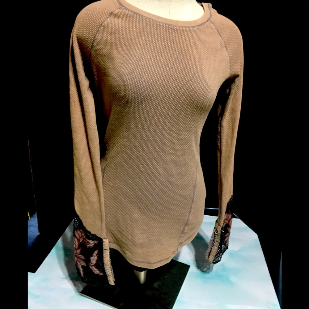 FREE PEOPLE NWOT Brown Shirt Embroidered Sleeves M